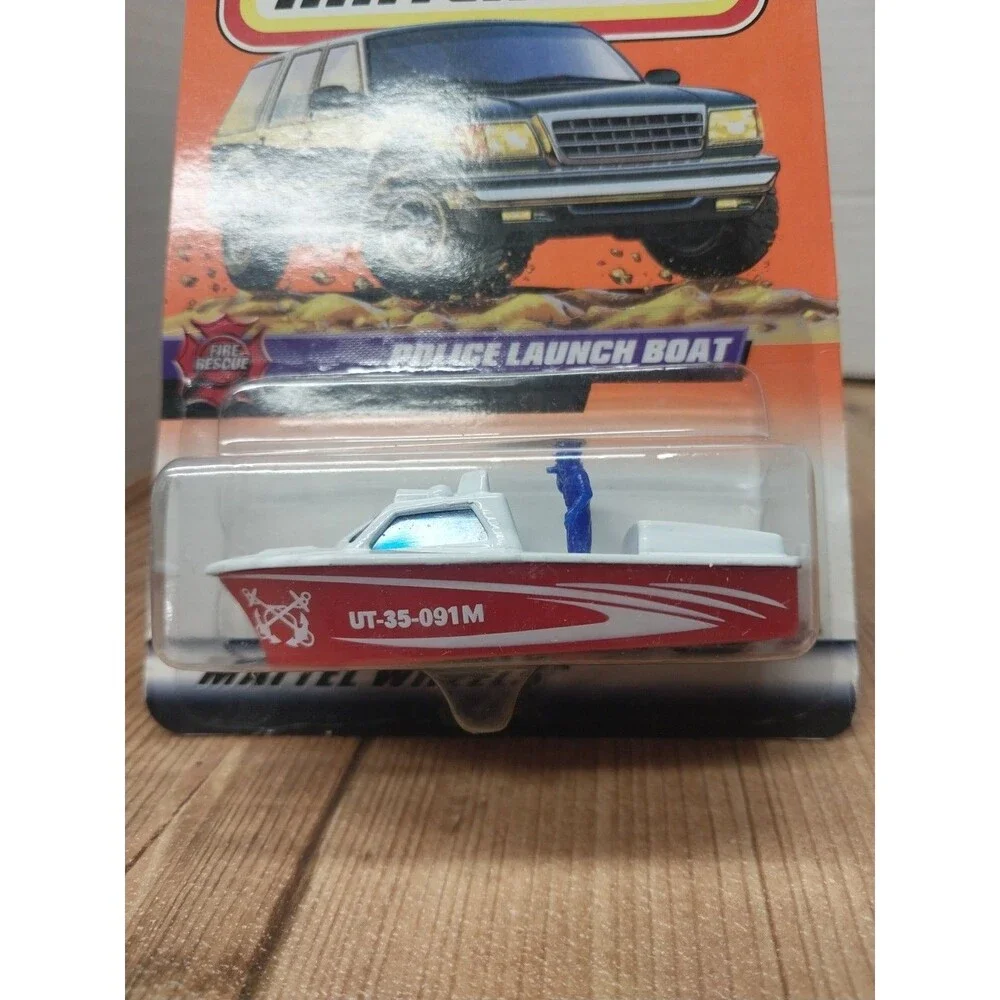 1999 Matchbox Police Launch Boat #80 Fire Rescue Series